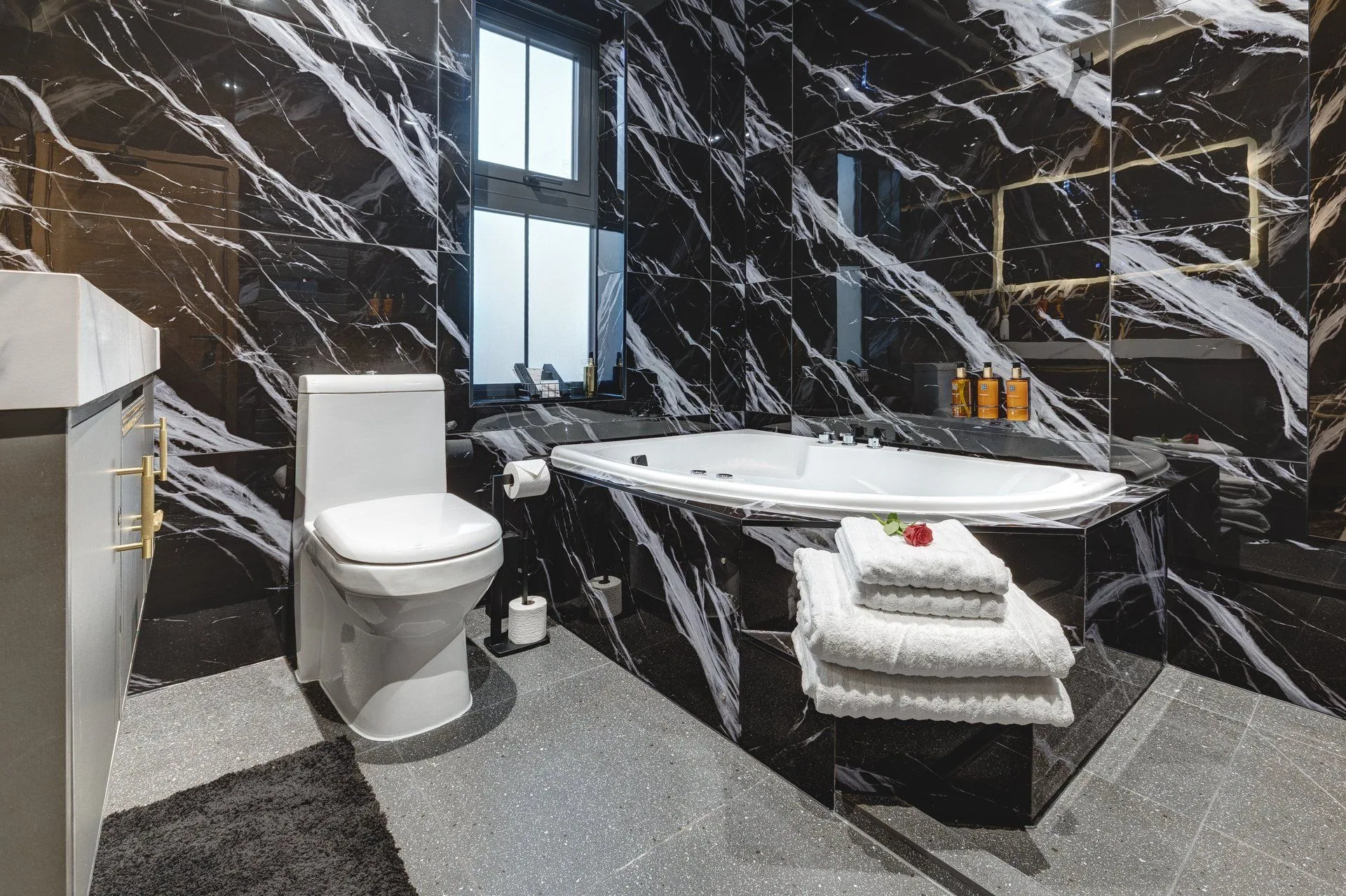 THE TWO BEDROOM LUXE BOUTIQUE SUITE Gallery Photo